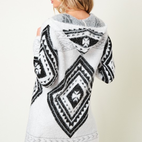 BEAUTIFUL ONE OF A KIND AZTEC CARDIGAN - Picture 2 of 2